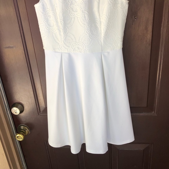 White Lace Dress NWT - Picture 3 of 7